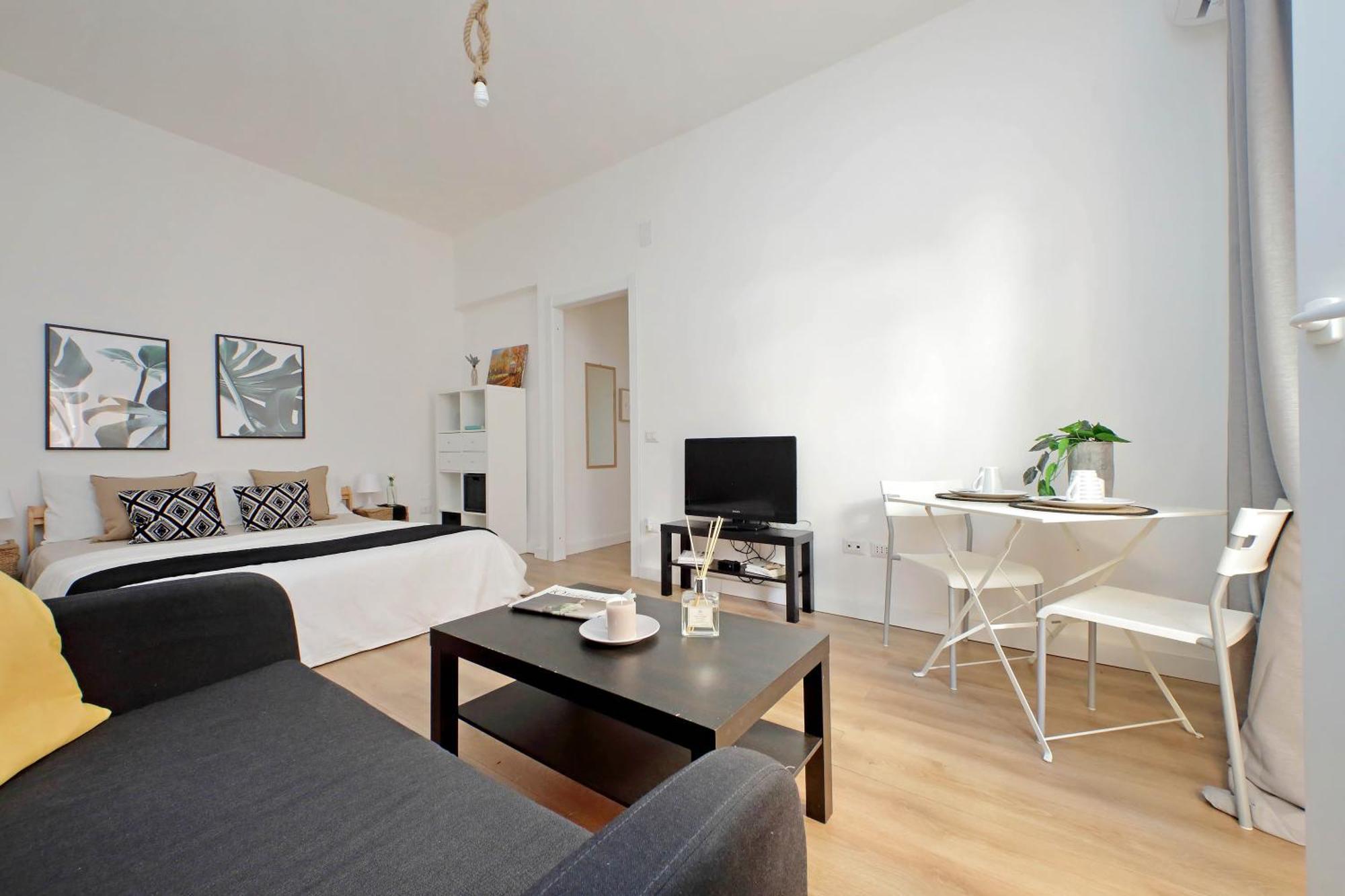 Primavera's Flat * Roma